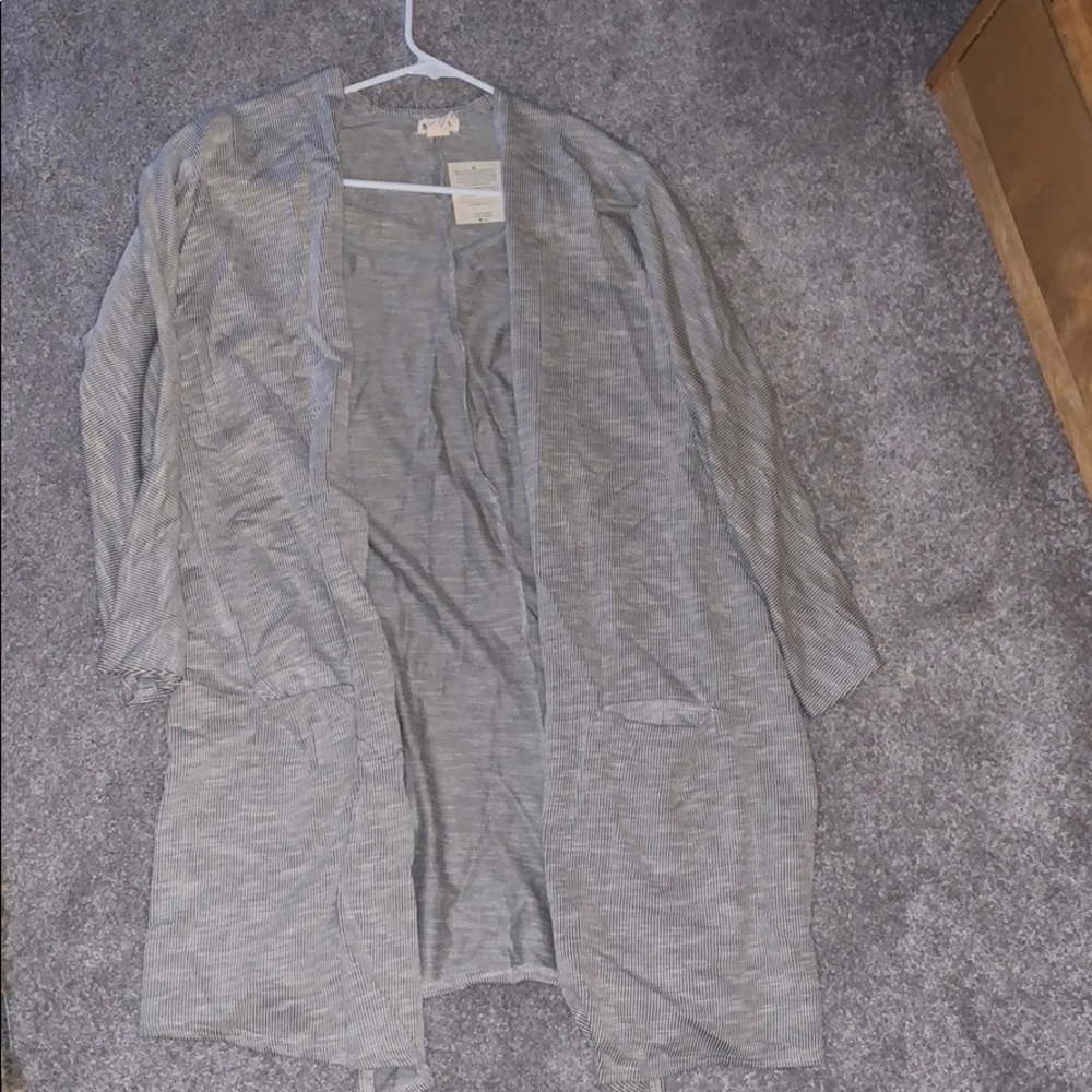 NWT Donni Gray Knit Sweater